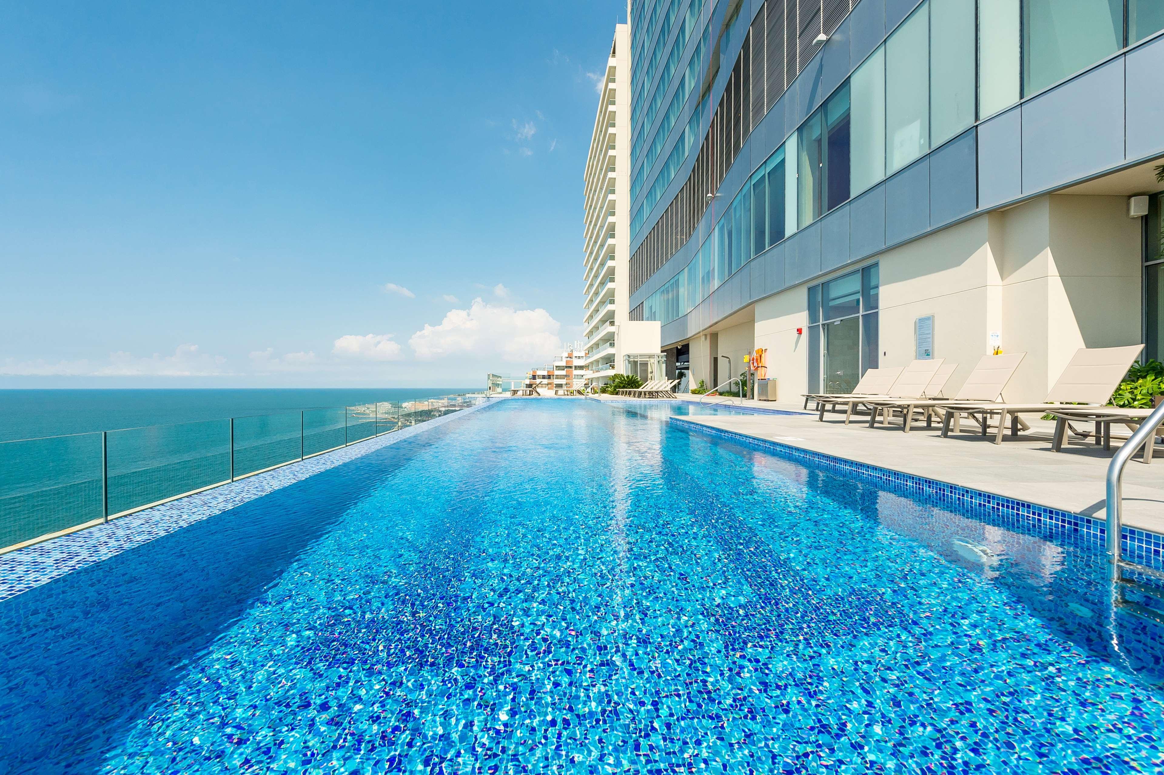 Готель Hyatt Regency Cartagena Екстер'єр фото Infinity pool at the hotel