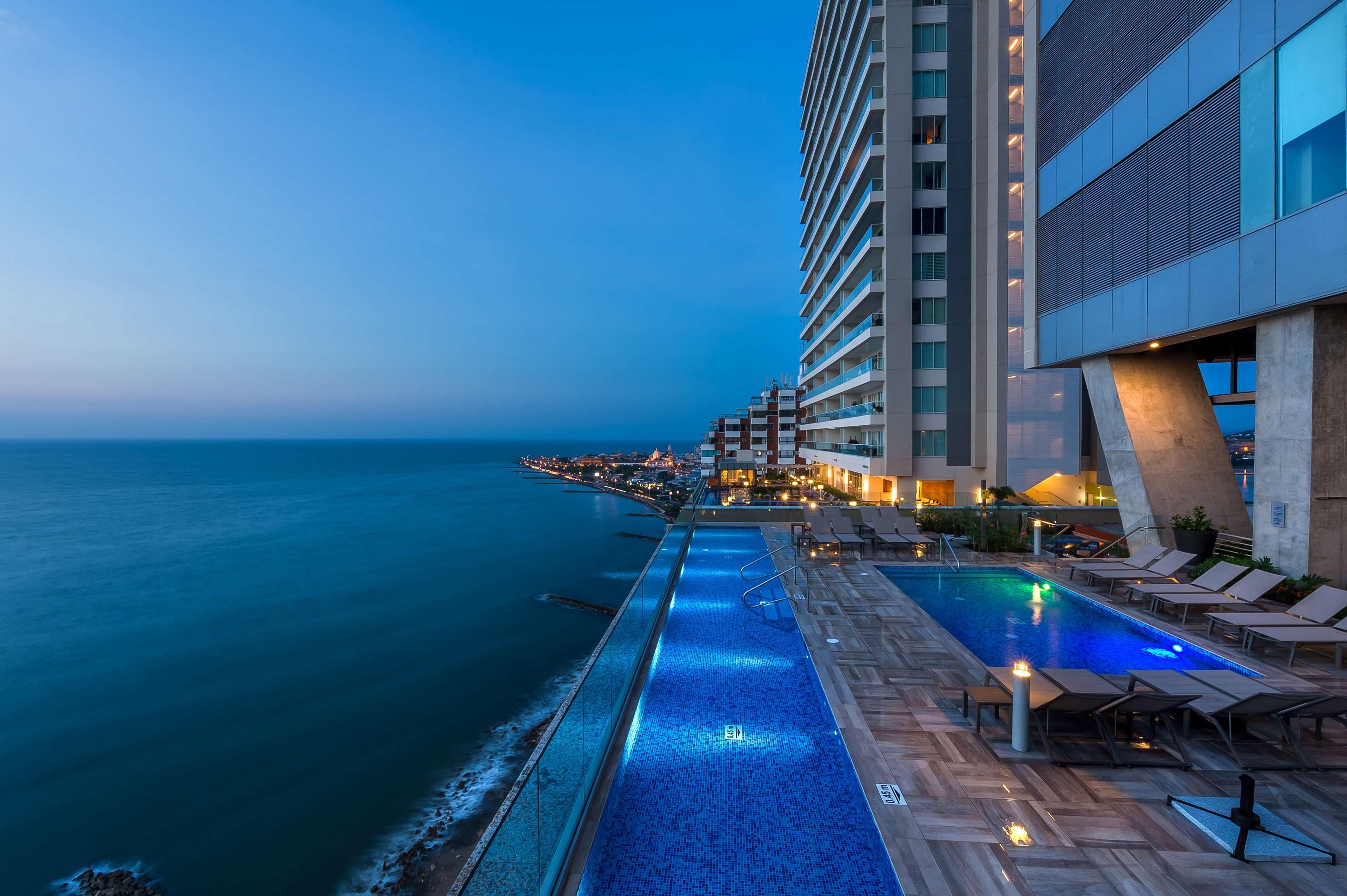 Готель Hyatt Regency Cartagena Екстер'єр фото Infinity pool at the Four Seasons Hotel, Beirut